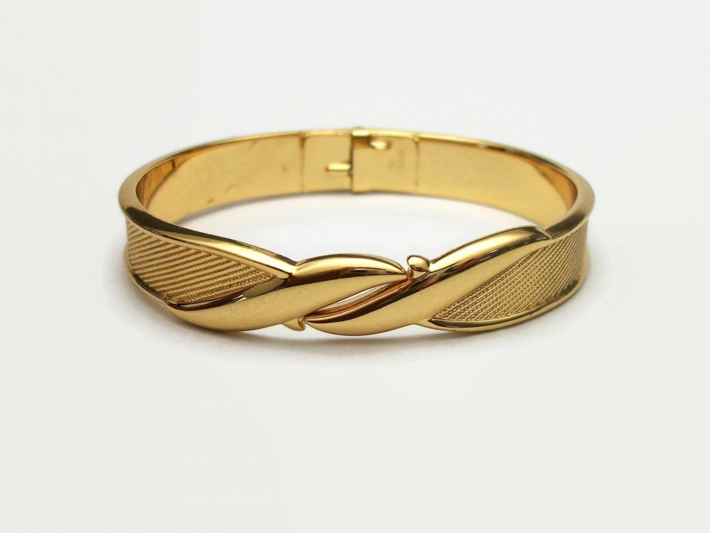 Vintage Monet Clamper Bracelet Gold Tone Metal Hinged Bangle