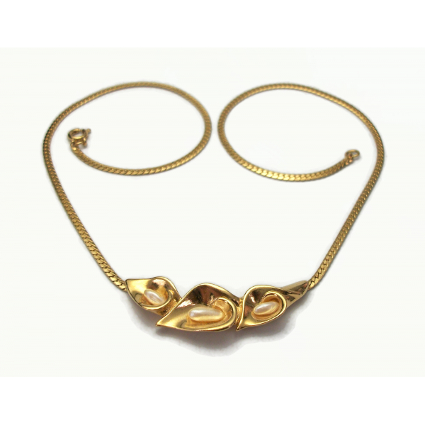Vintage Avon Calla Lily Necklace Gold and Faux Pearl Flower Floral Necklace
