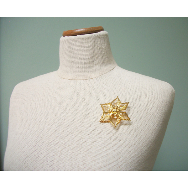 Vintage Monet Gold Wire Poinsettia Brooch with Clear Rhinestones Christmas Flora