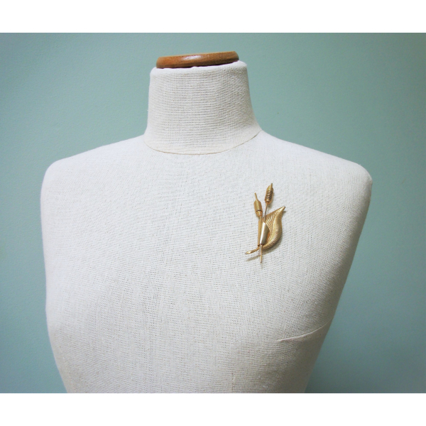 Vintage Gold Cattails and Leaf Brooch Long 3 3/8 inch Nature Lapel Pin