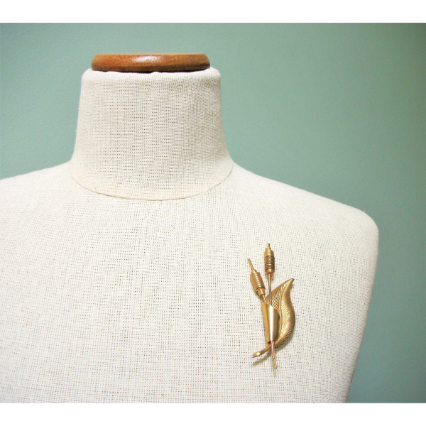 Vintage Gold Cattails and Leaf Brooch Long 3 3/8 inch Nature Lapel Pin