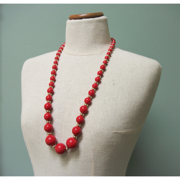 Vintage Chunky Red Beaded Necklace Long 30 inch Graduated Sized Beads
