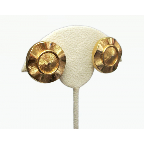 Vintage Crown Trifari Textured Gold Clip on Earrings Wavy Round Trifari Jewelry