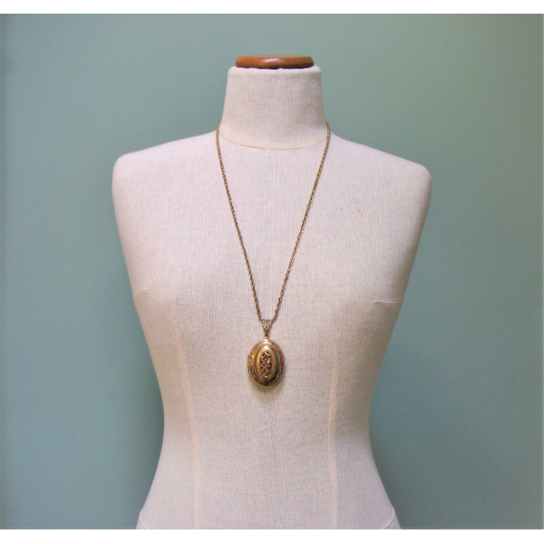 Vintage Long Locket Pendant Necklace Gold Oval Floral