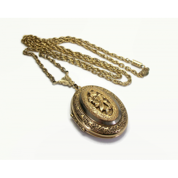 Vintage Signed 1928 Gold Filigree Locket Pendant Oval Floral Design 28 inch Long