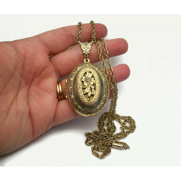 Vintage Signed 1928 Gold Filigree Locket Pendant Oval Floral Design 28 inch Long