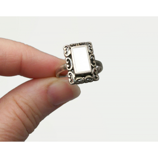 Vintage Mother of Pearl Sterling Silver 925 Ring U.S. Size 8 Rectangular Mexico