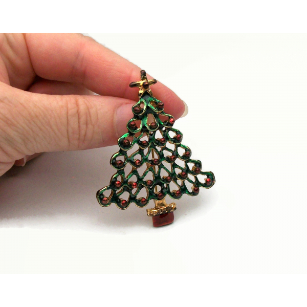 Vintage Green and Red Enamel Christmas Tree Pin Brooch Antiqued Gold