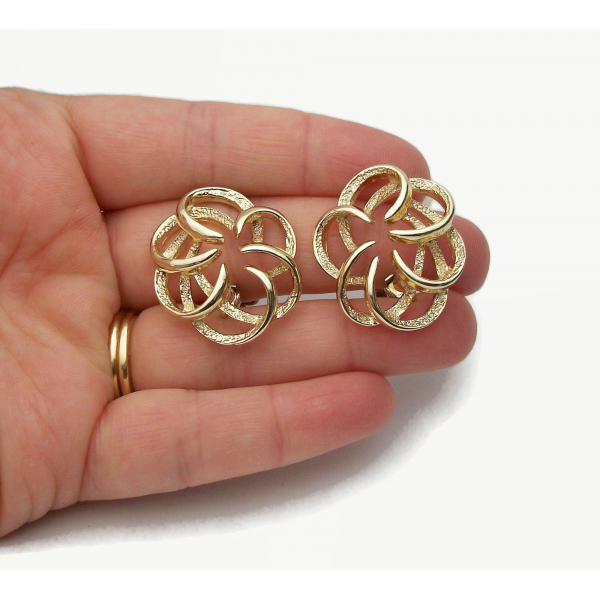 Vintage Sarah Coventry Openwork Gold Clip on Earrings Romantic Abstract Fanciful