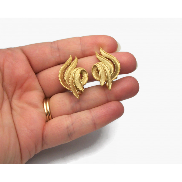 Vintage Crown Trifari Earrings Abstract Brushed Gold Brutalist Clip on Earrings