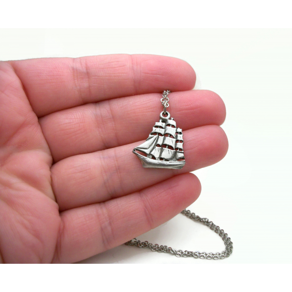 Pewter Sailing Ship Pendant Necklace Pewter Silver Tall Frigate Ship 18" chain