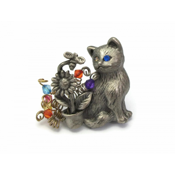 Vintage Pewter Cat Brooch Pin Cat with Different Color Eyes in Flower Garden