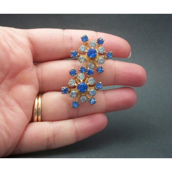Vintage Coro Two Tone Blue Rhinestone Screw Back Clip on Earrings Floral Star