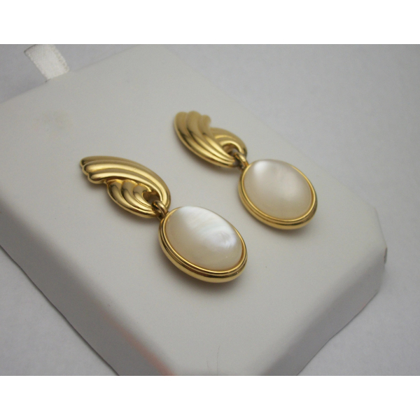 Vintage Monet Gold and Pearlescent Moonglow Cabochon Drop Clip Earrings Dangle