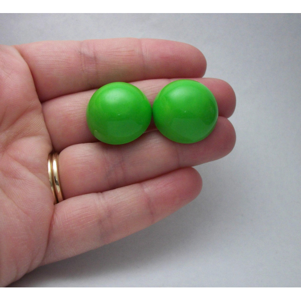 Vintage Spring Green Enamel Button Clip on Earrings Domed Round 13/16 inch