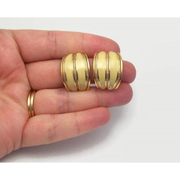 Vintage Weekenders Gold and Cream Beige Enamel Clip on Earrings