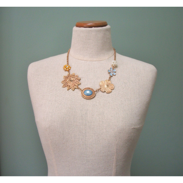 Vintage Asymmetrical Necklace Gold Tone Floral Theme Enamel Flower Adjustable