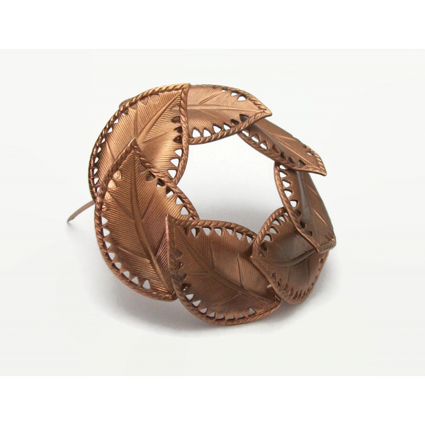 Vintage Copper Metal Leaf Wreath Brooch Lapel Circle Pin