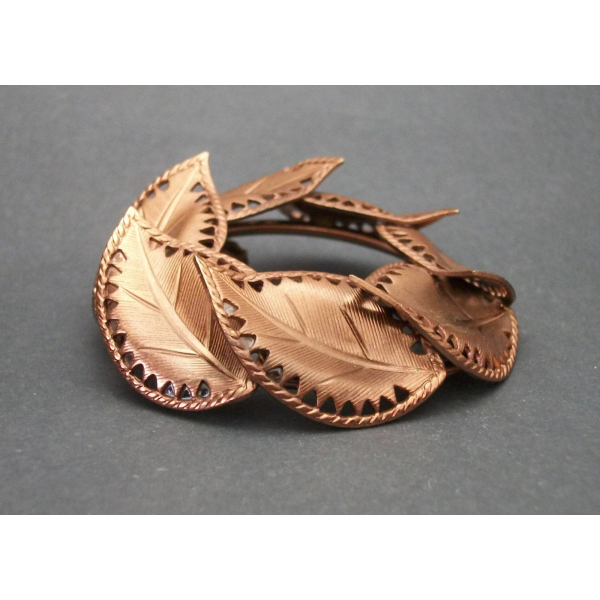 Vintage Copper Metal Leaf Wreath Brooch Lapel Circle Pin