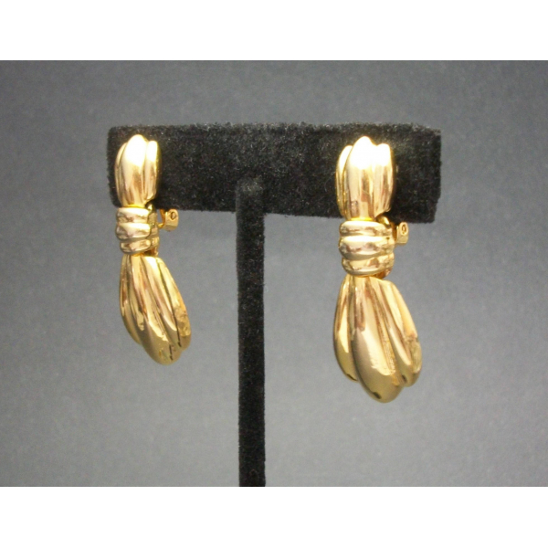 Vintage Gold Dangle Drop Clip on Earrings Articulated Bow Gold Elegant