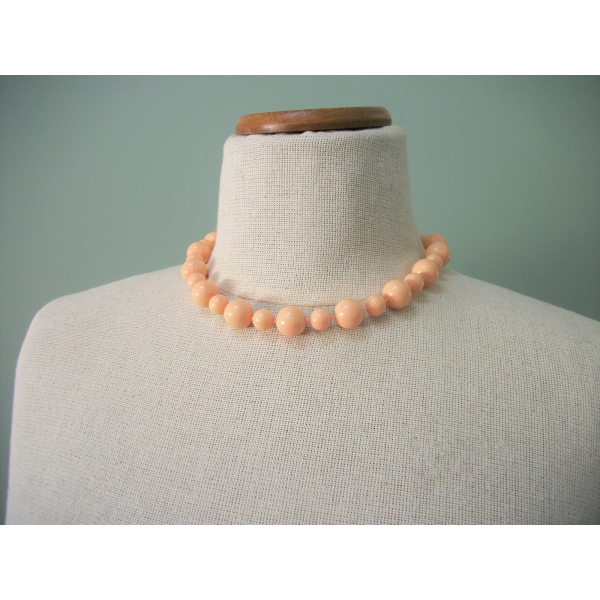 Vintage Peach Beaded Necklace 18 inch Chunky Acrylic Plastic Beads Women's Girls