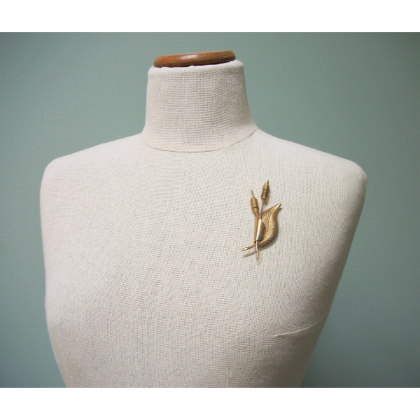 Vintage Gold Tone Cattails and Leaf Brooch Long 3 3/8 inch Nature Lapel Pin