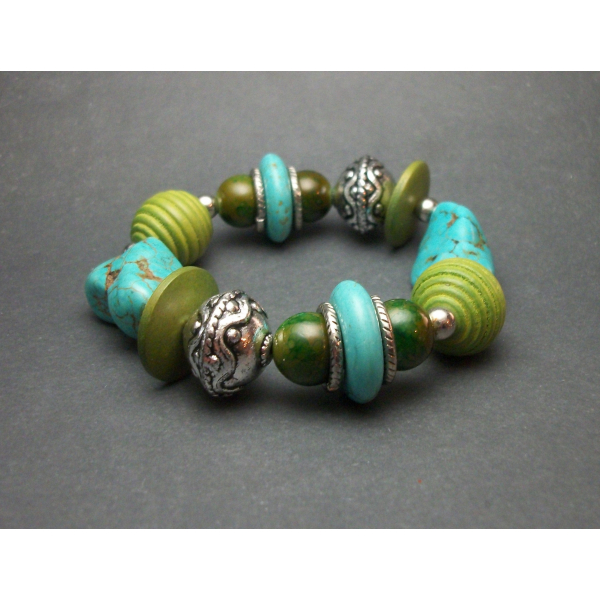 Chunky Turquoise Howlite Nugget and Green Wood Beaded Stretch Womens Bracelet