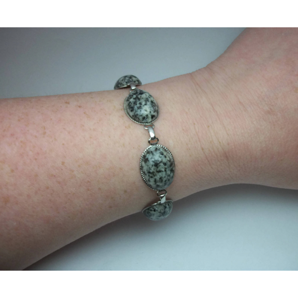 Vintage Speckled Black and Grey Stone Cabochon Bracelet Silver Tone Oval Chain
