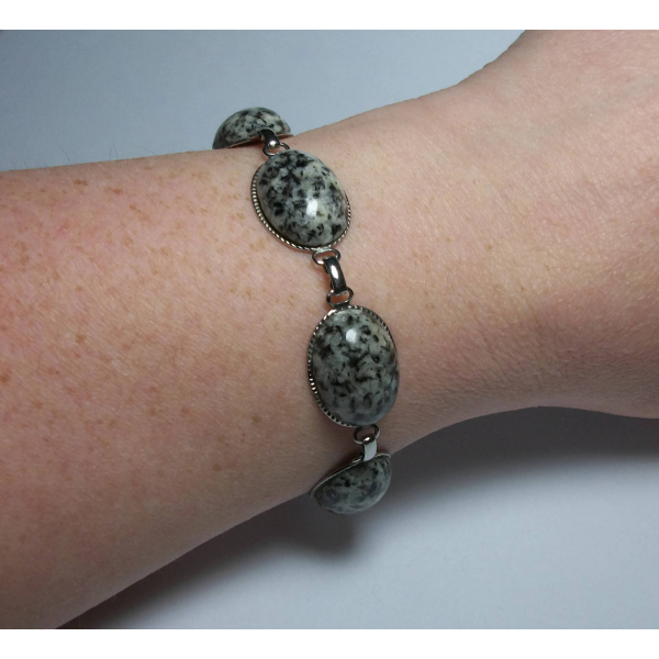 Vintage Speckled Black and Grey Stone Cabochon Bracelet Silver Tone Oval Chain