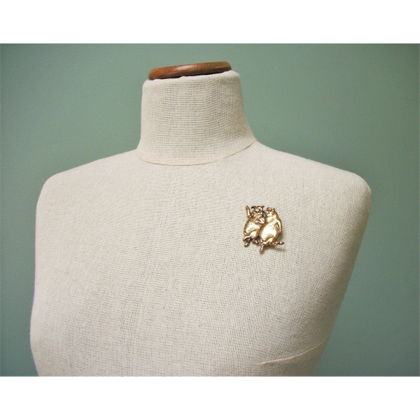 Vintage Museum of Fine Arts MFA C&C Dancing Pigs Brooch Lapel pin
