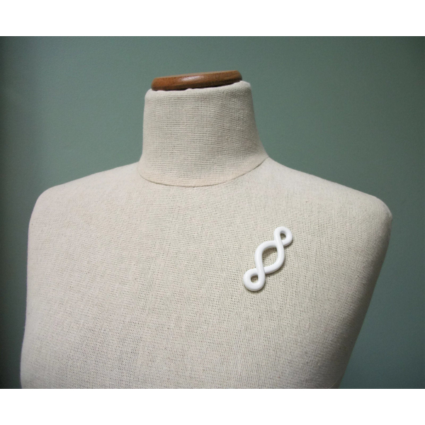 Vintage Monet White Enamel Metal Brooch Abstract Infinity Squiggle
