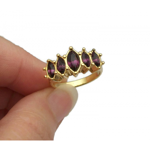 Vintage size 6 1/2 Avon faux amethyst ring gold with purple crystals rhinestones