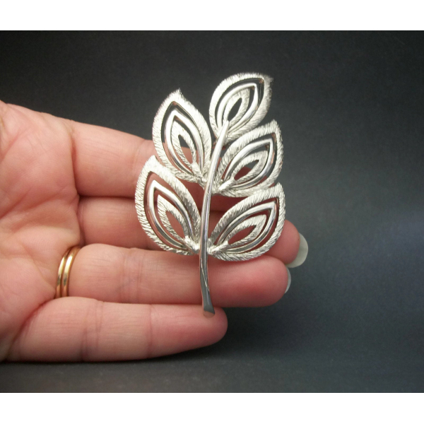 Vintage Signed Kramer Silver Leaf Pin Openwork Leaf Shaped Brooch Lapel Pin