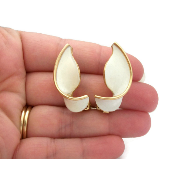 Vintage Kramer White Enamel Clip On Earrings White and Brushed Gold Twi