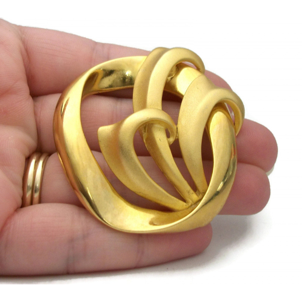 Vintage gold floral brooch circle pin lapel pin
