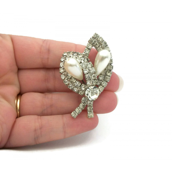 Vintage Rhinestone Calla Lily Brooch Silver Pearl Floral Wedding Jewelry Pin