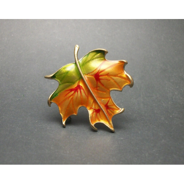 Vintage enamel autumn fall leaf brooch pin