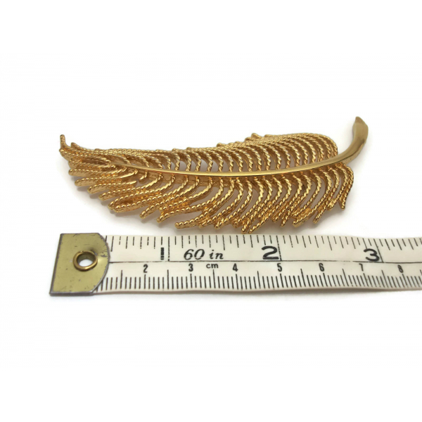 vintage Monet gold feather plume brooch lapel pin