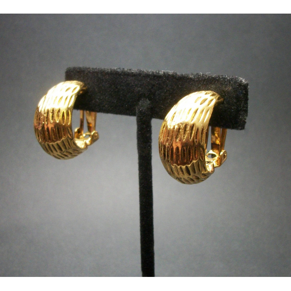 Textured gold chunky hoop clip on earrings