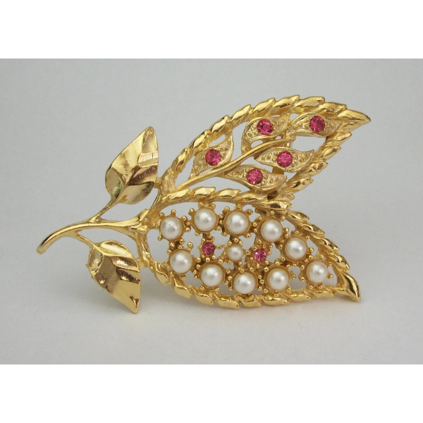 Gerry's rhinestone and pearl gold leaf brooch pin