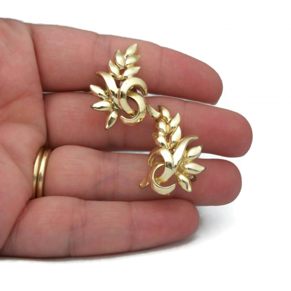 signed Coro gold floral screw back clip earrings