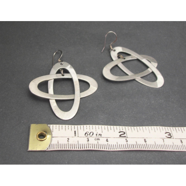 Vintage Lightweight Silver Tone Ovals Dangle Hook Earrings for Pierced Ears