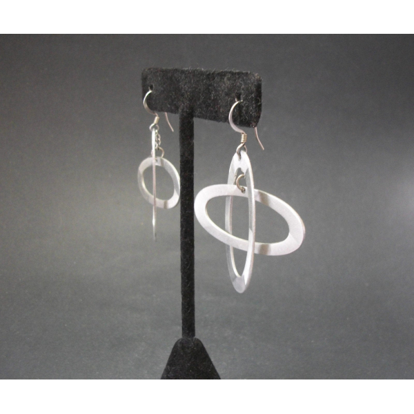 Vintage Lightweight Silver Tone Ovals Dangle Hook Earrings for Pierced Ears