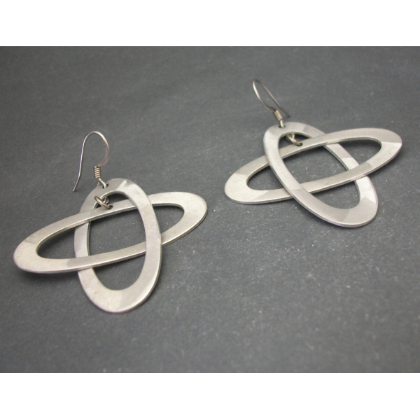 Vintage Lightweight Silver Tone Ovals Dangle Hook Earrings for Pierced Ears
