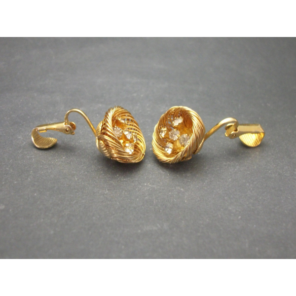 Vintage gold wire bird nest clip on earrings