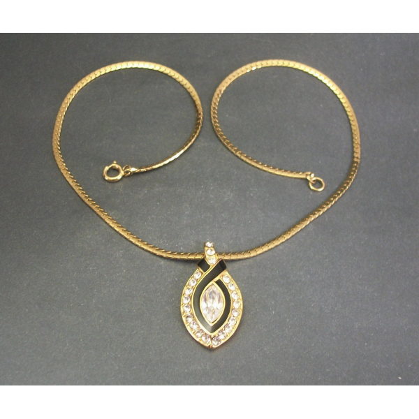 Vintage signed Trifari pendant necklace