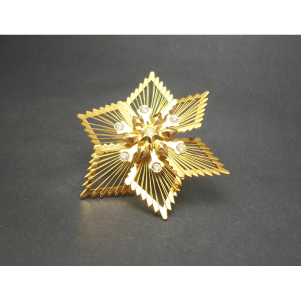 Monet gold wire poinsettia brooch Christmas pin