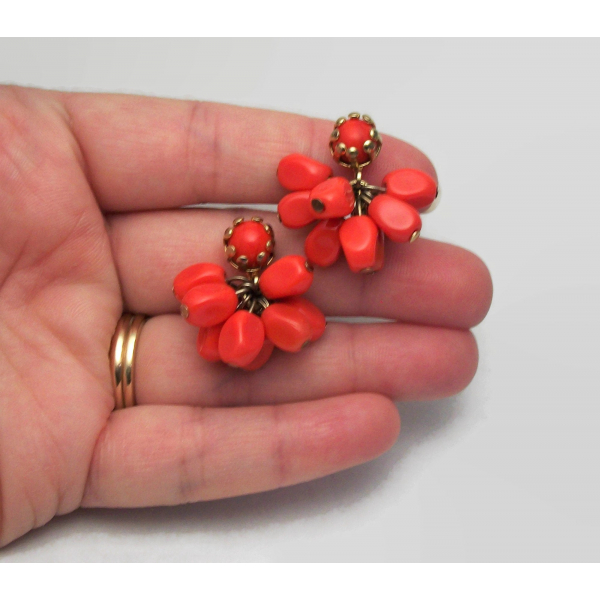 Vintage Coral Orange Bead Cluster Clip on Earrings