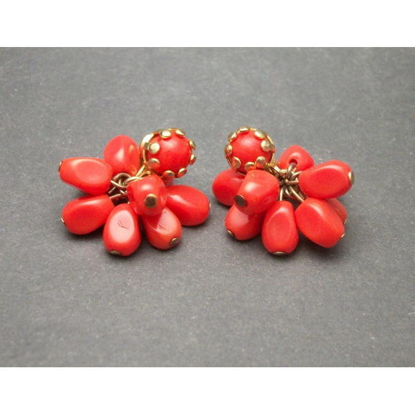 Vintage Coral Orange Bead Cluster Clip on Earrings