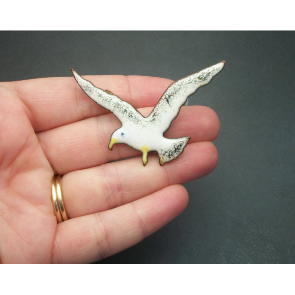 Vintage Enameled Metal Seagull Brooch Lapel Pin